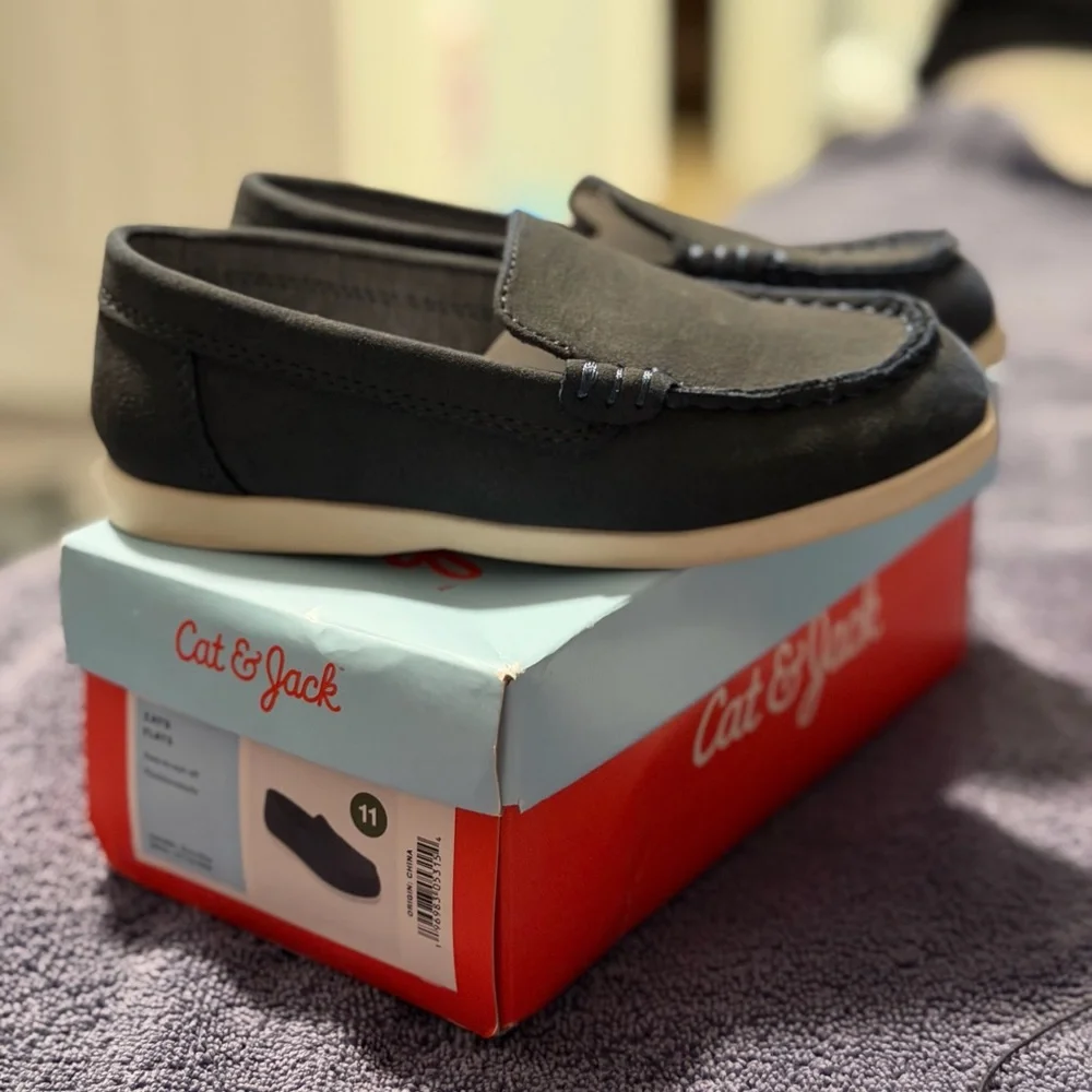 Cat & Jack comfortable dark
